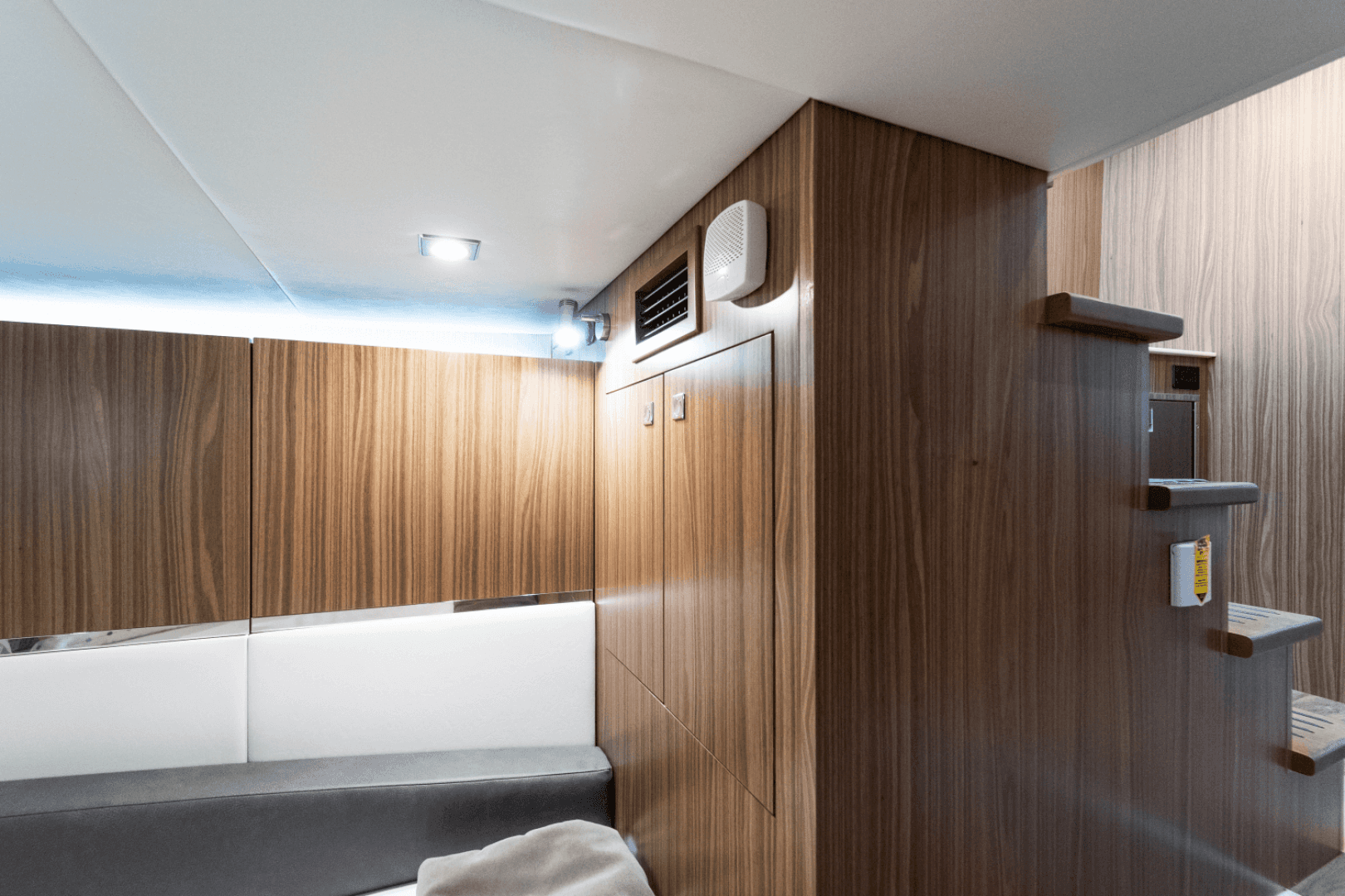 2026 Cruisers Yachts 50GLS OB - Image 32