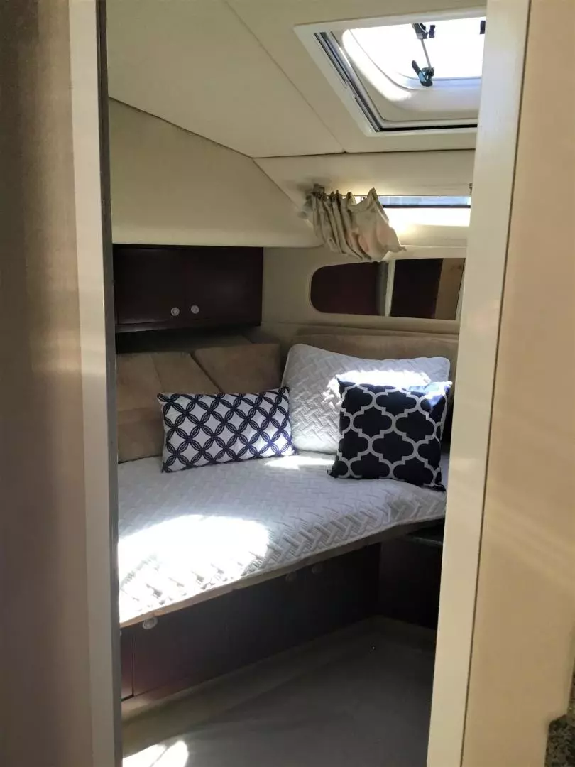 2005 Sea Ray 40 Motor Yacht - Image 15