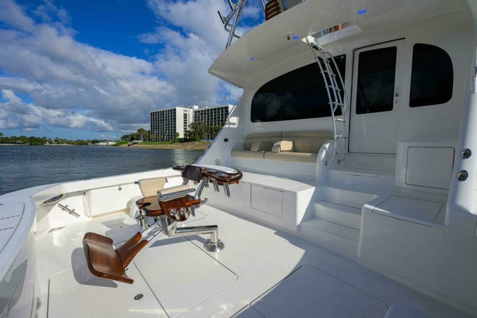 2019 Viking 80 Convertible - Image 37