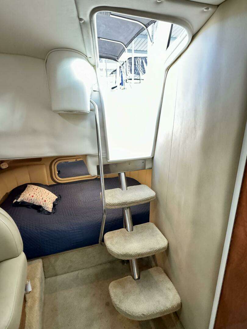 2004 Rinker 342 Fiesta Vee - Image 75