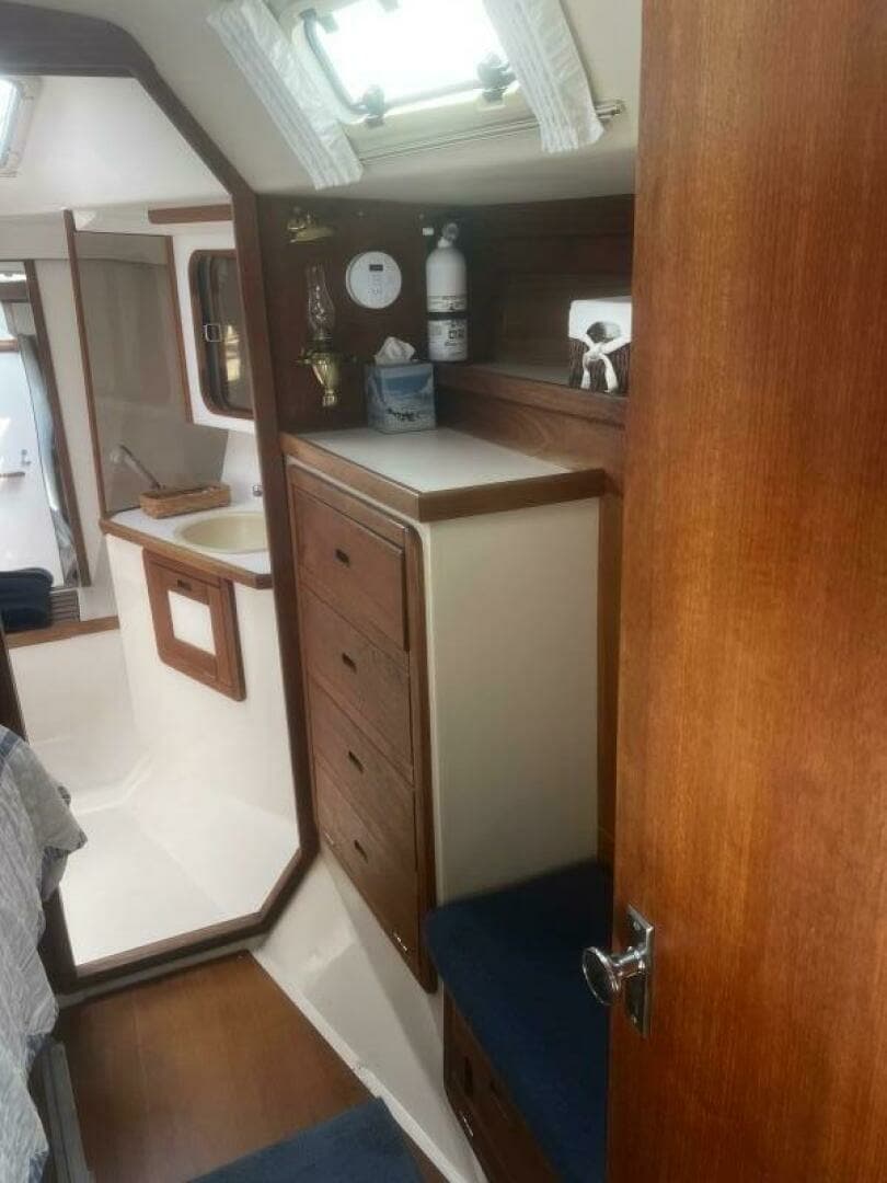 1990 Catalina — - Image 33