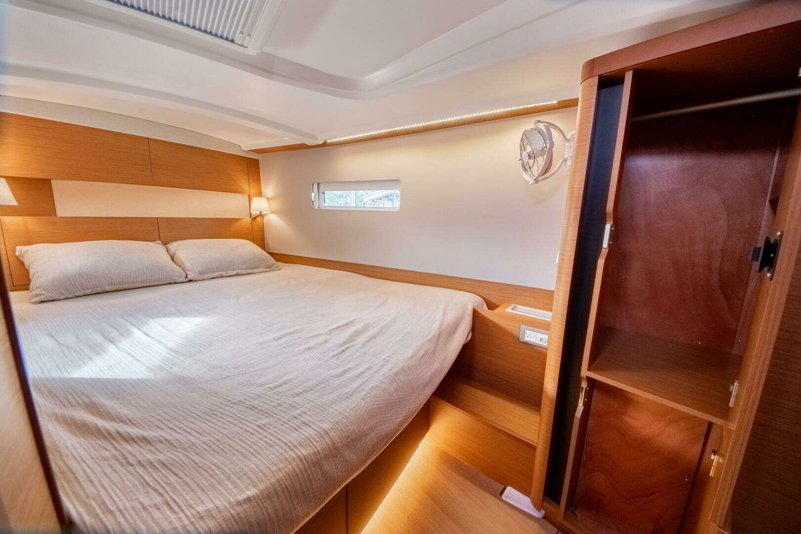 2023 Jeanneau Sun Odyssey 410 - Image 23