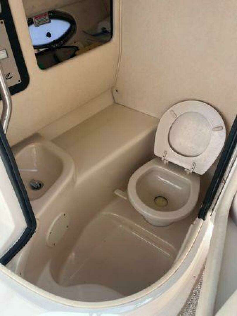 2007 Sea Ray 290 SLX - Image 17