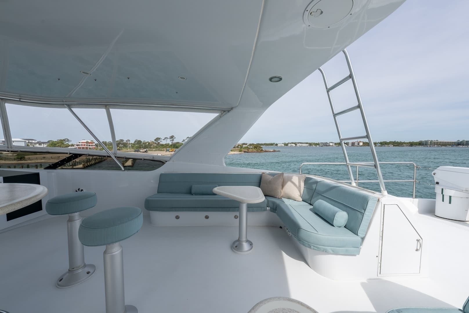 2004 Hatteras Sport Deck - Image 33