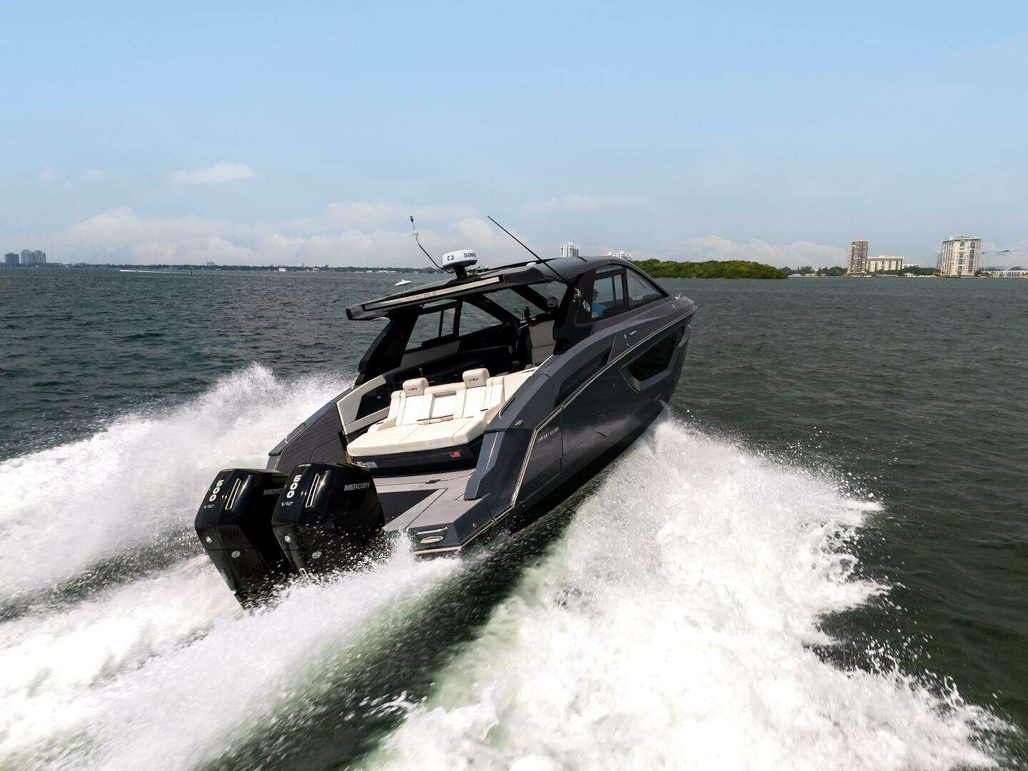 2023 Cruisers Yachts 42 GLS OB - Image 11