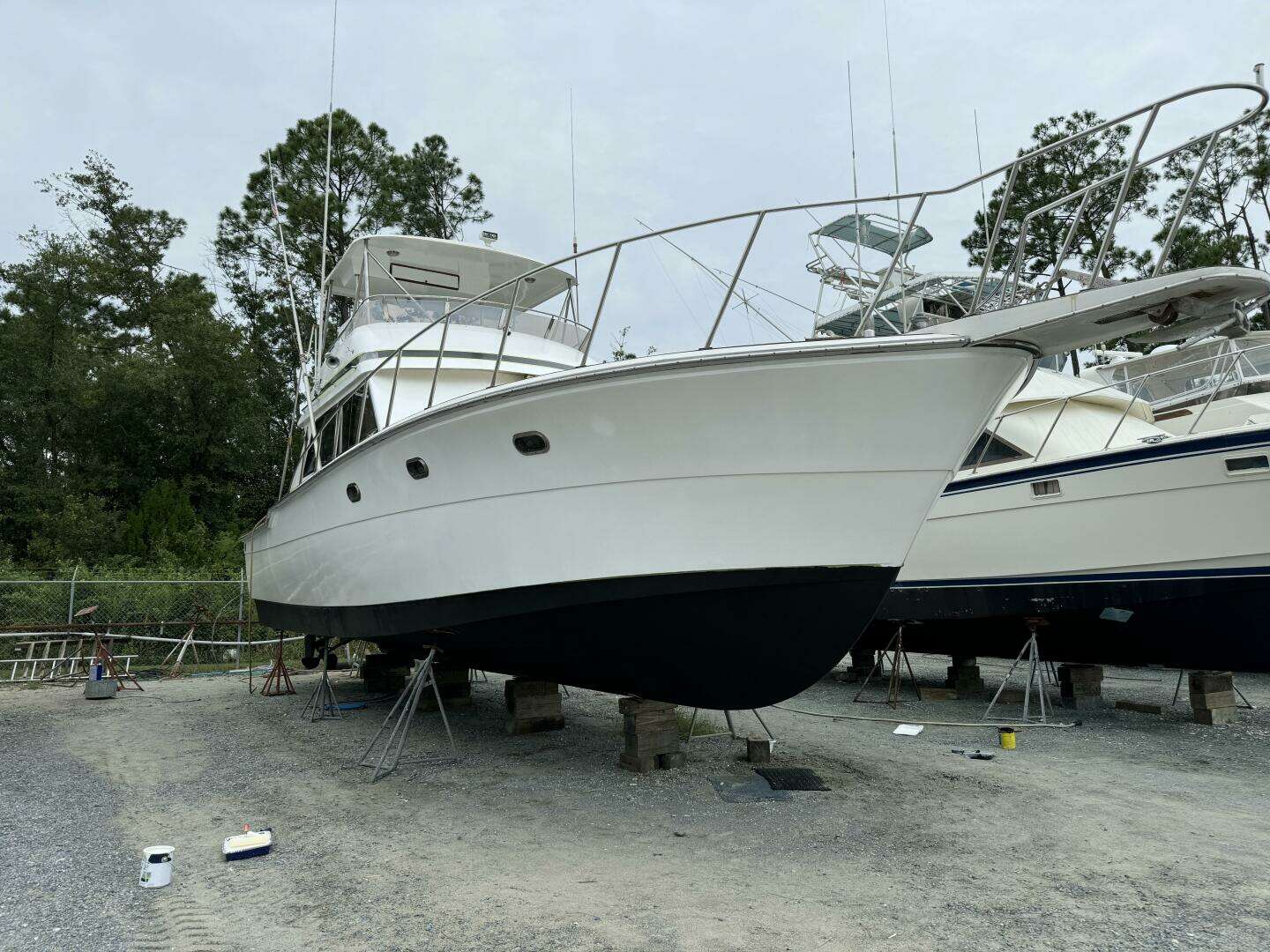 1989 Ricker 48 Convertible - Image 9
