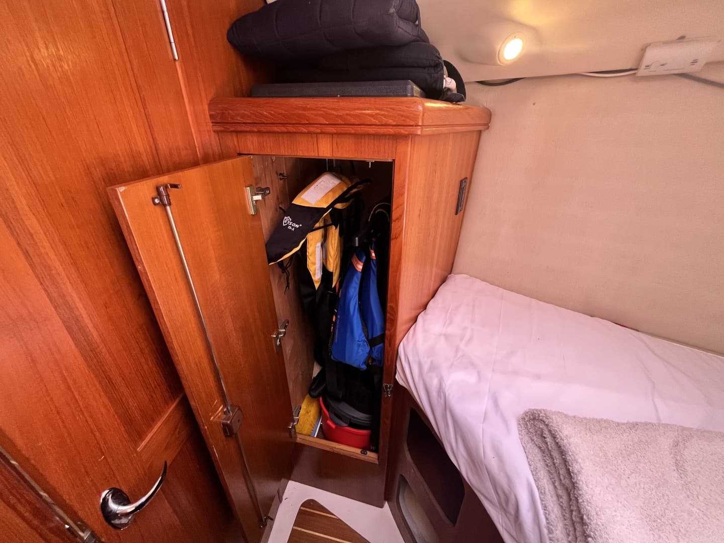2003 Hunter 386 - Image 15