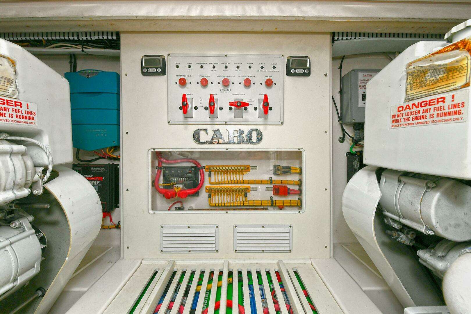 2007 Cabo Express with Tower - Image 29