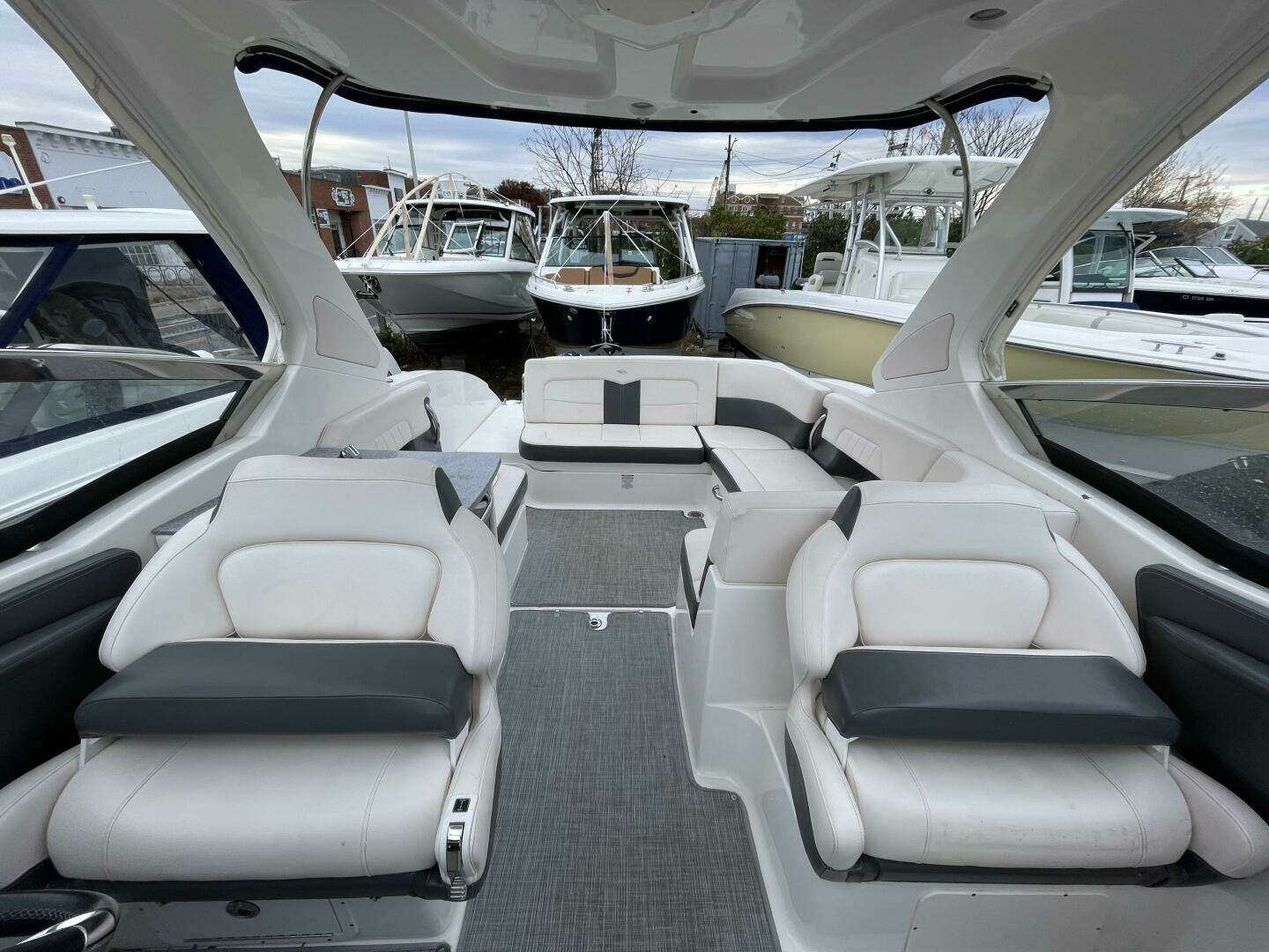 2017 Chaparral 307 SSX - Image 8