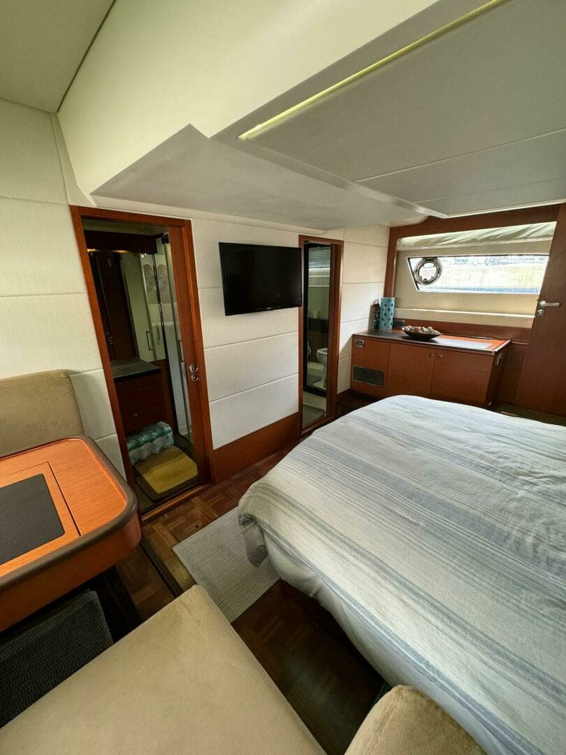 2014 Prestige 550 - Image 34