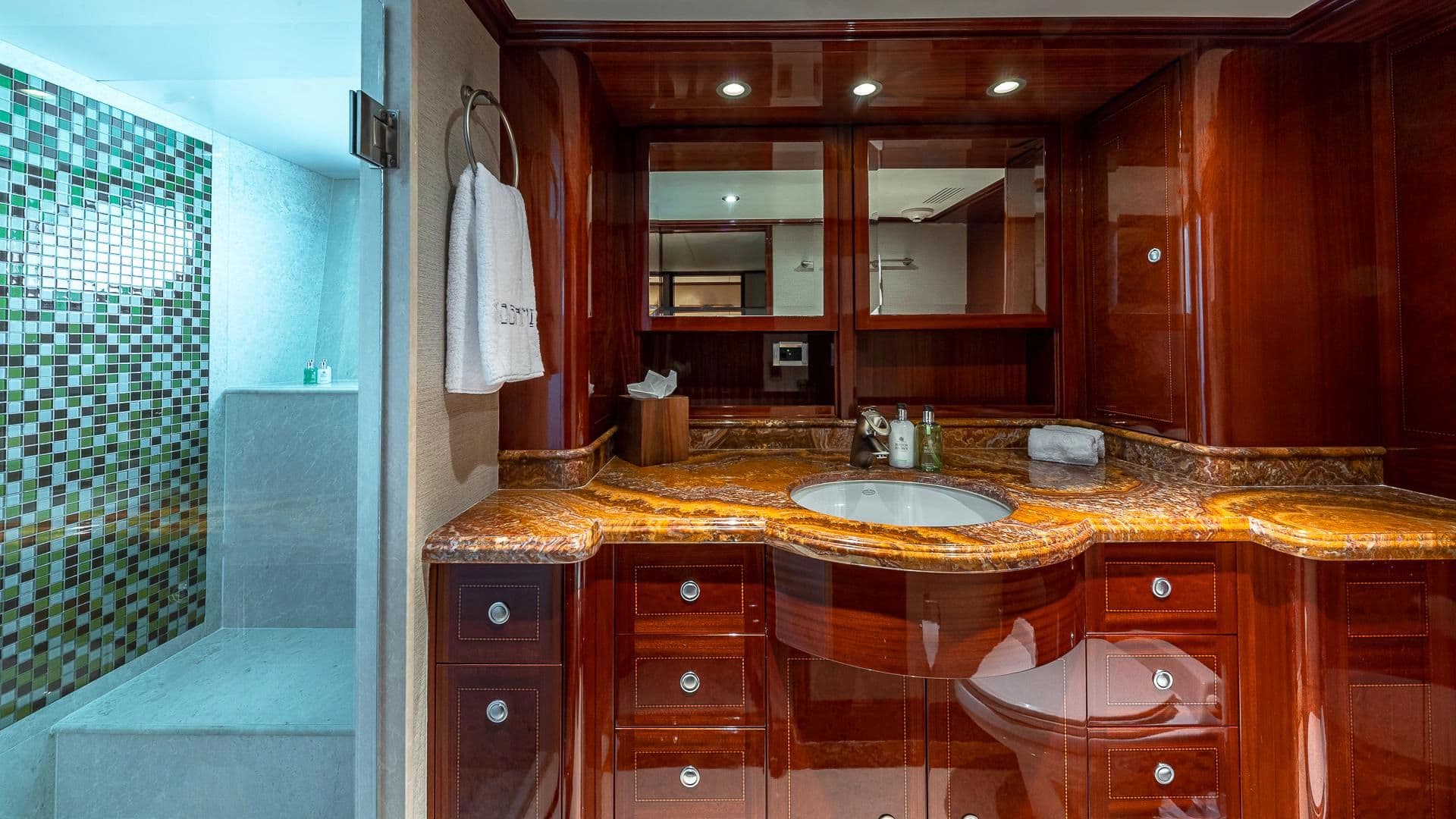 2008 Broward Raised Pilothouse - 75