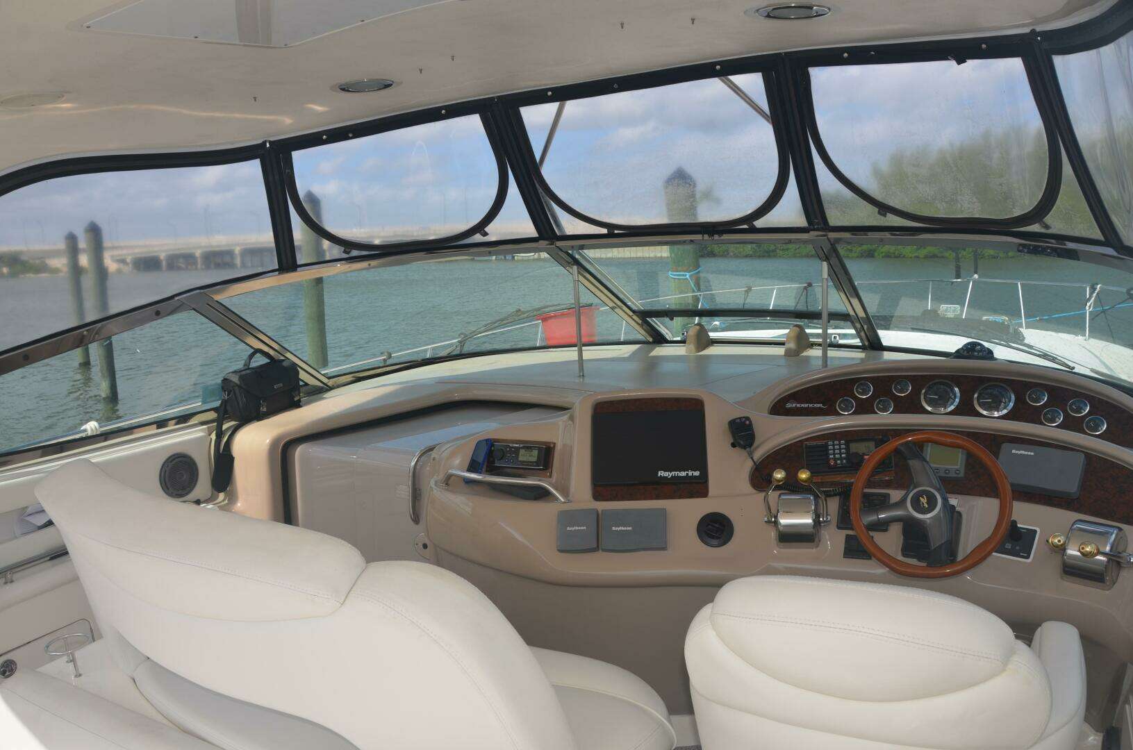 2001 Sea Ray 460 Sundancer - Image 12
