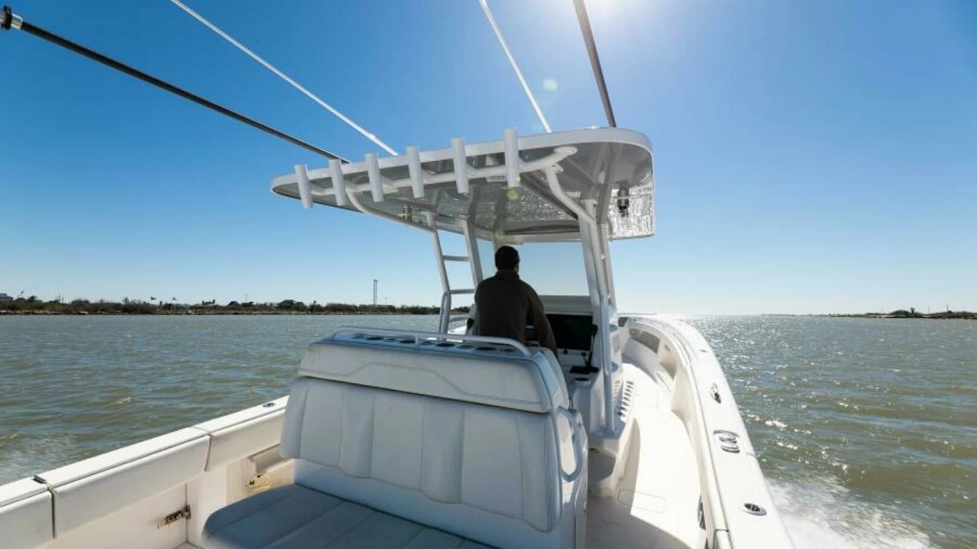 2019 Invincible 39 Open - Image 28