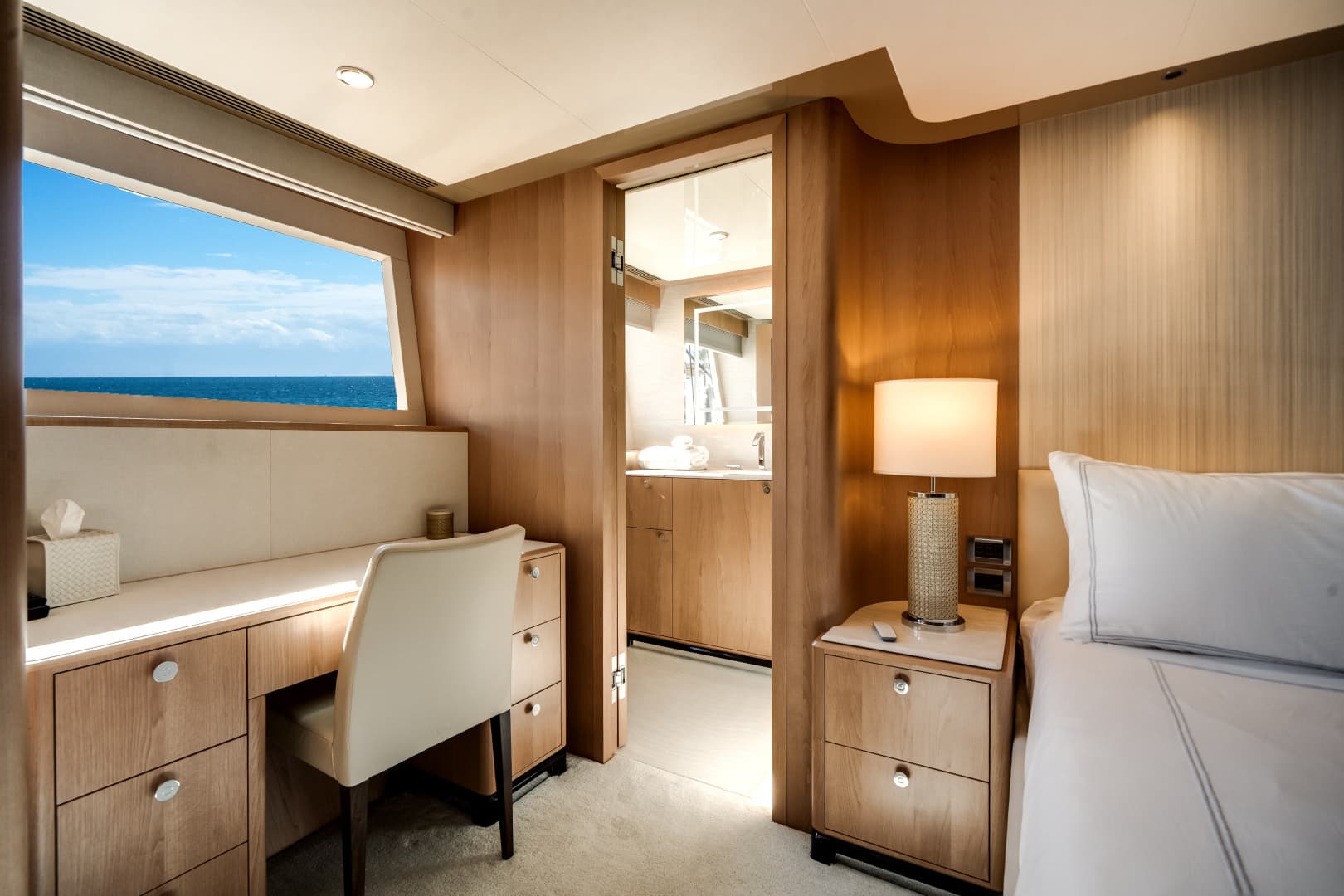 2025 Ocean Alexander 28L - Image 33