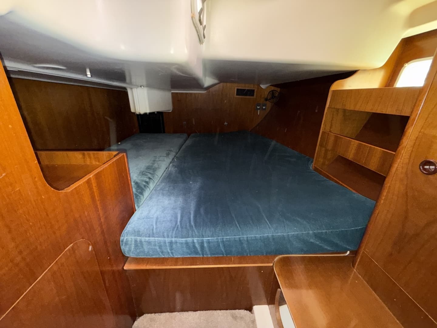 1998 Beneteau 411 - Image 17
