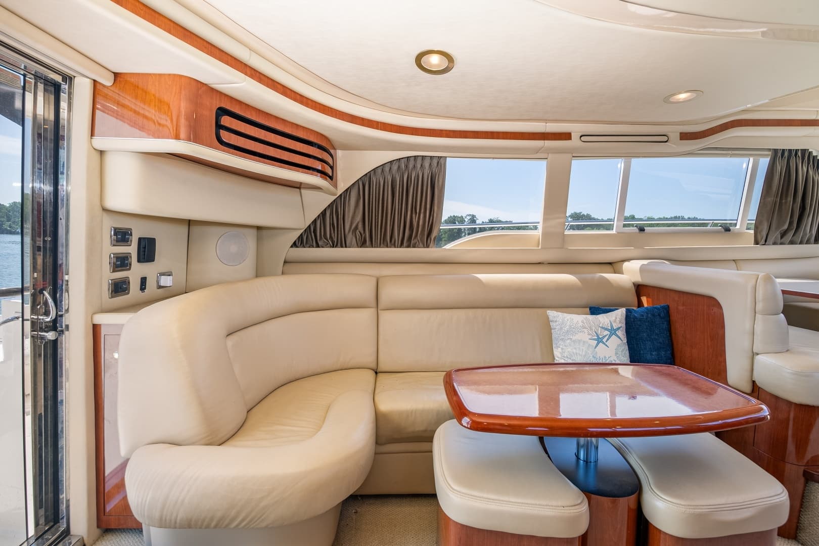 2003 Sea Ray 480 Sedan Bridge - Image 73
