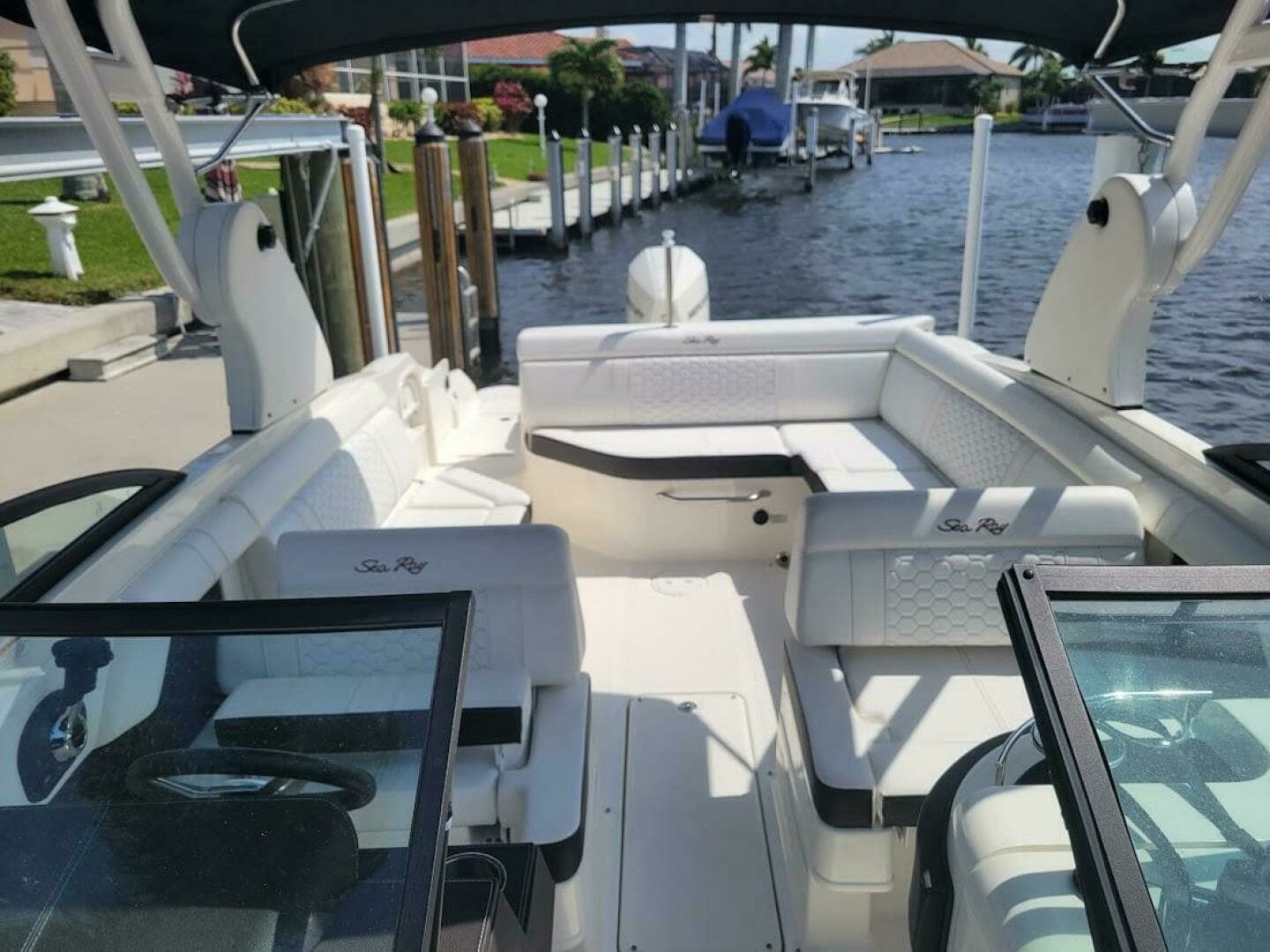 2019 Sea Ray SDX 270 Outboard - Image 8