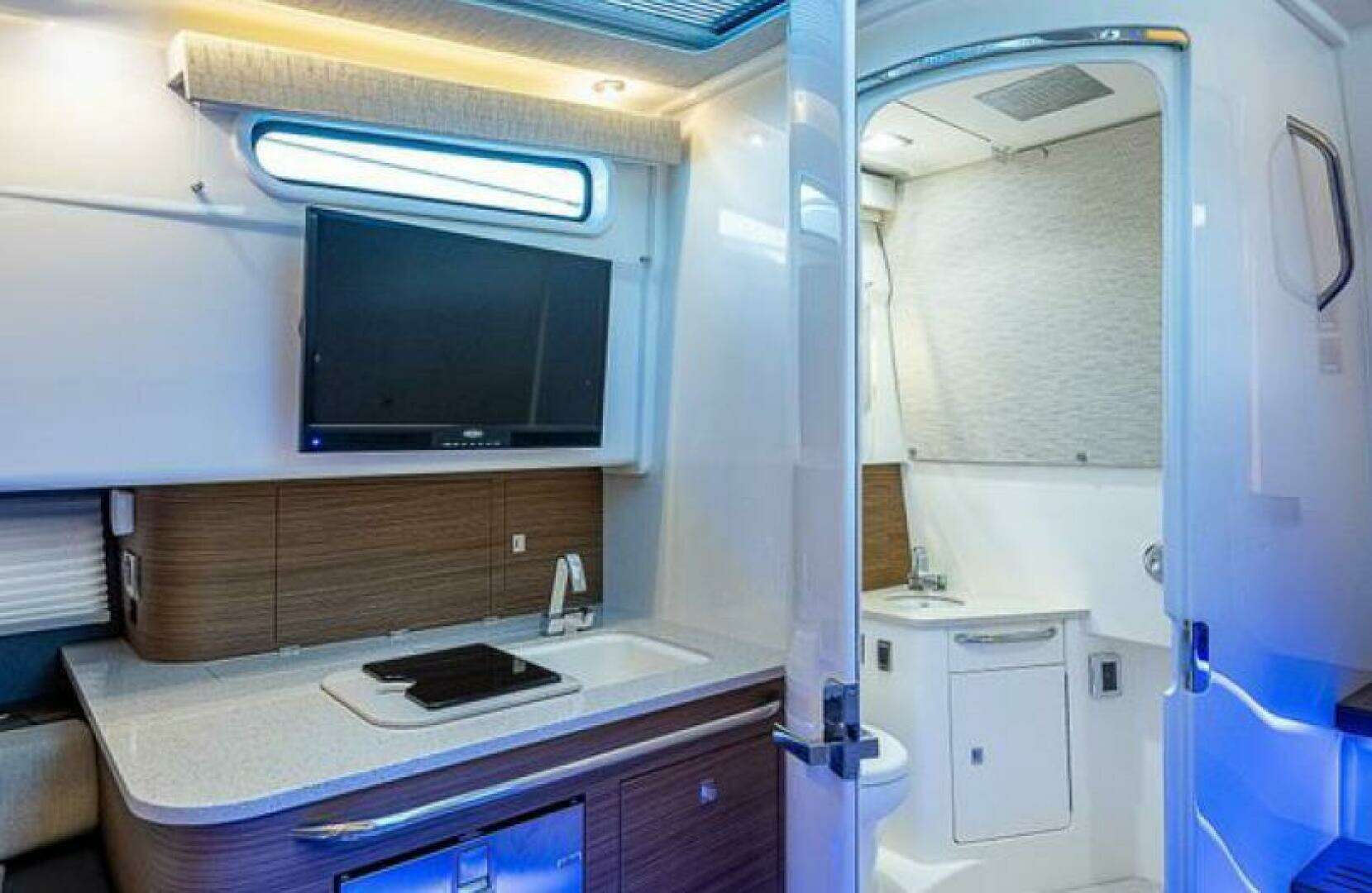 2020 Boston Whaler Outrage - Image 19