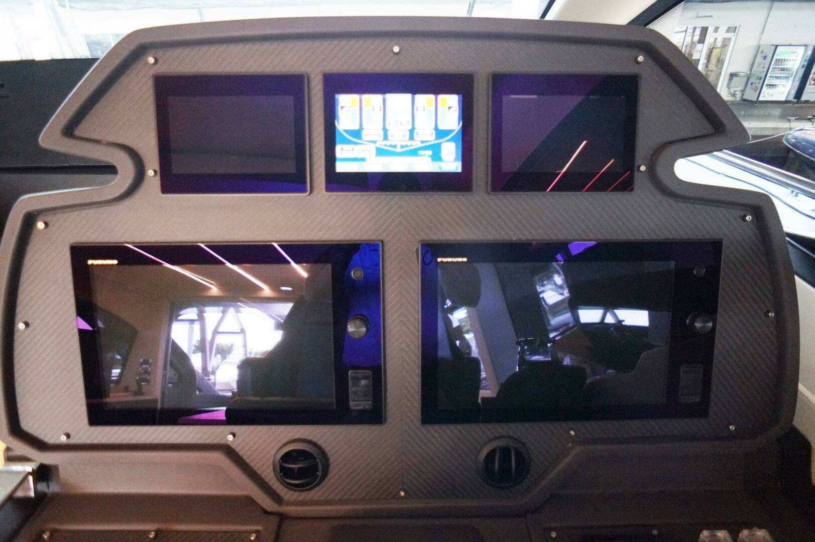 2016 Pershing 70 - Image 4