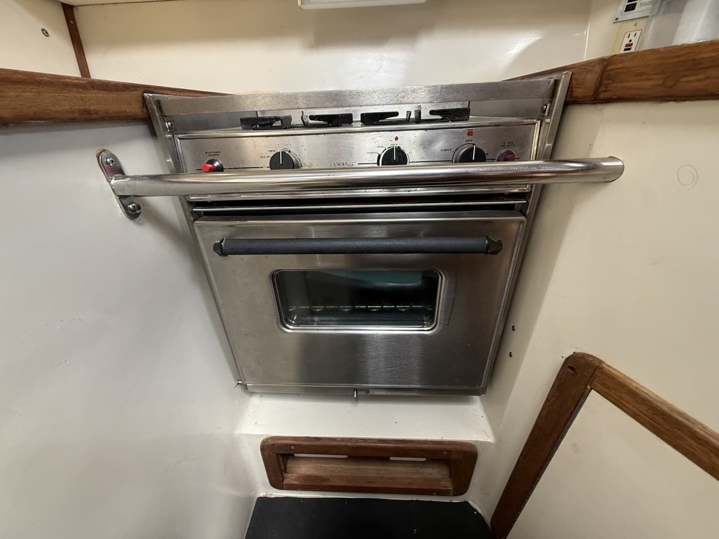 1995 Catalina 320 - Image 11