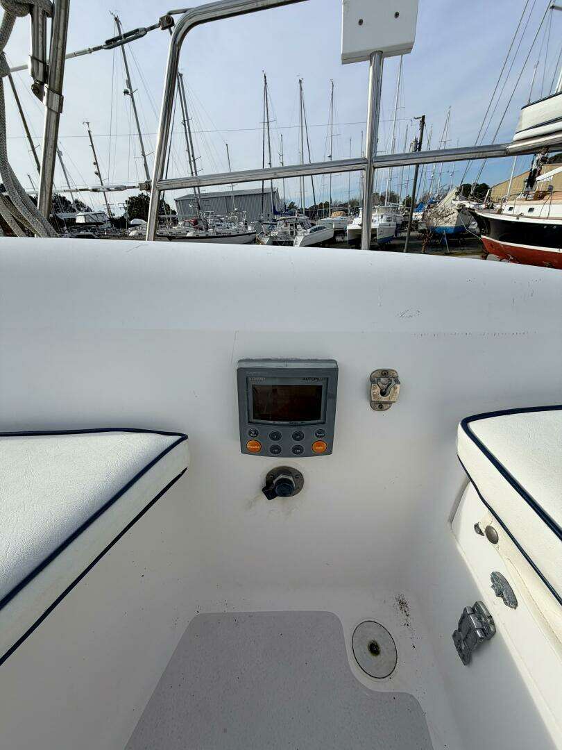 2001 Catalina 380 - Image 17