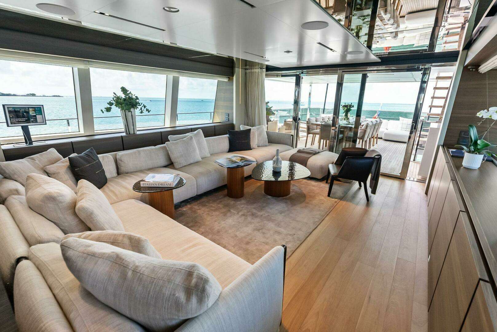 2023 Custom Line 33 Navetta - Image 35