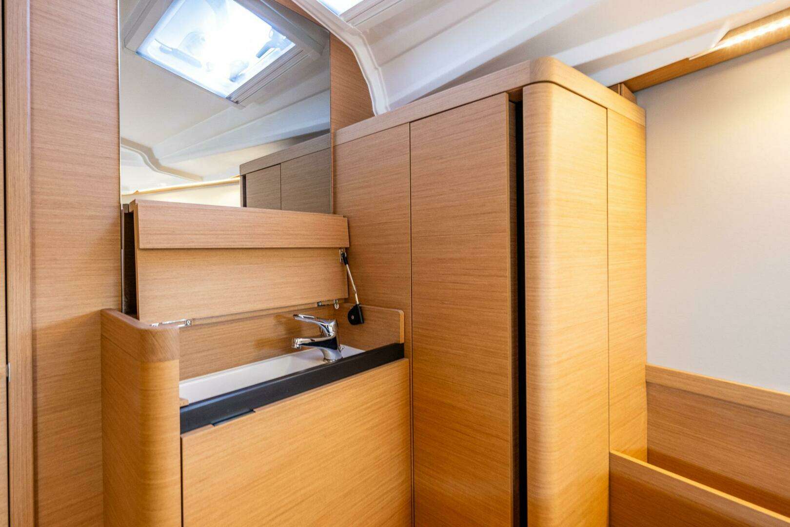 2022 Jeanneau Sun Odyssey 410 - Image 20
