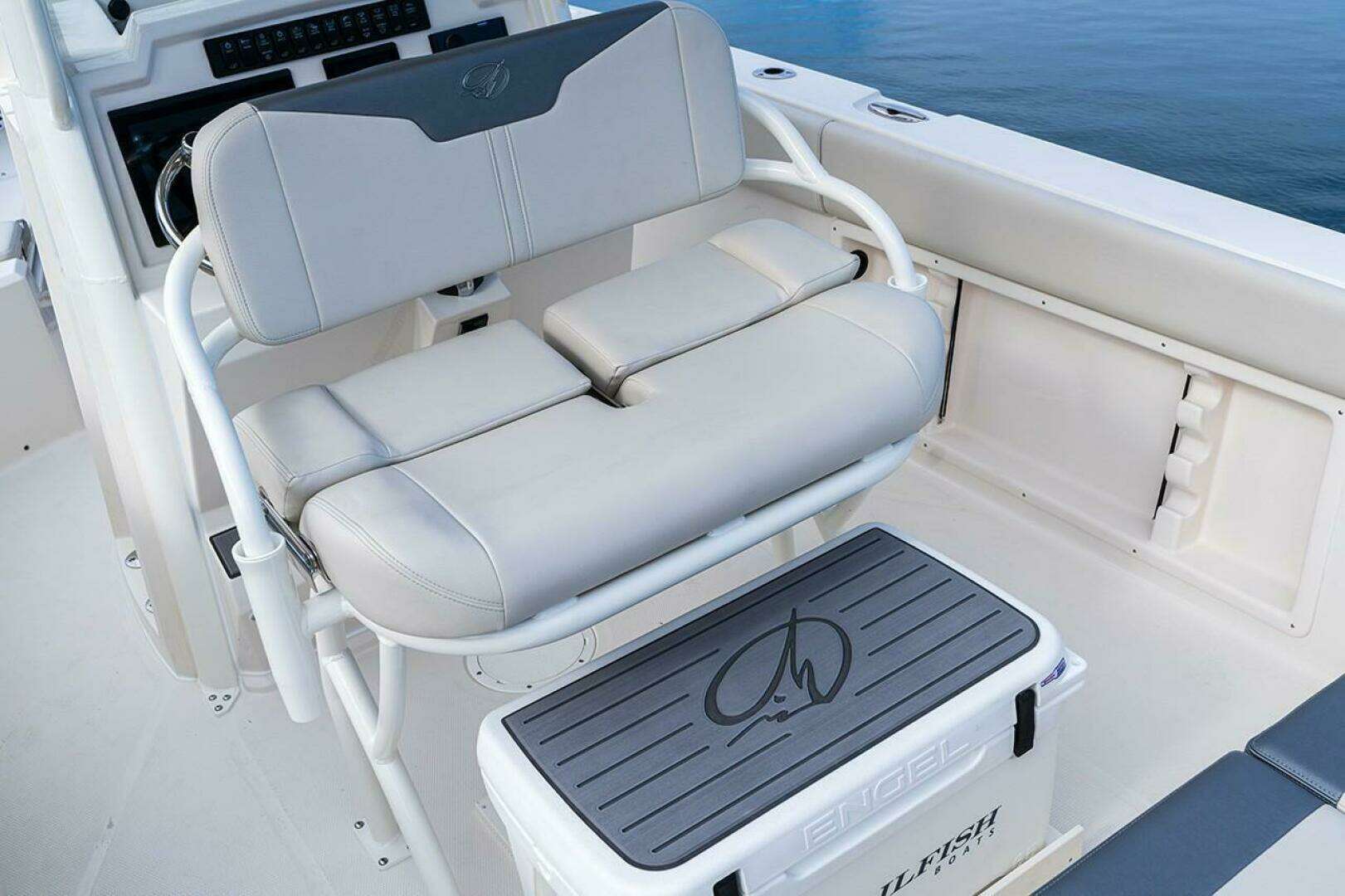 2025 Sailfish 232 Center Console - Image 4