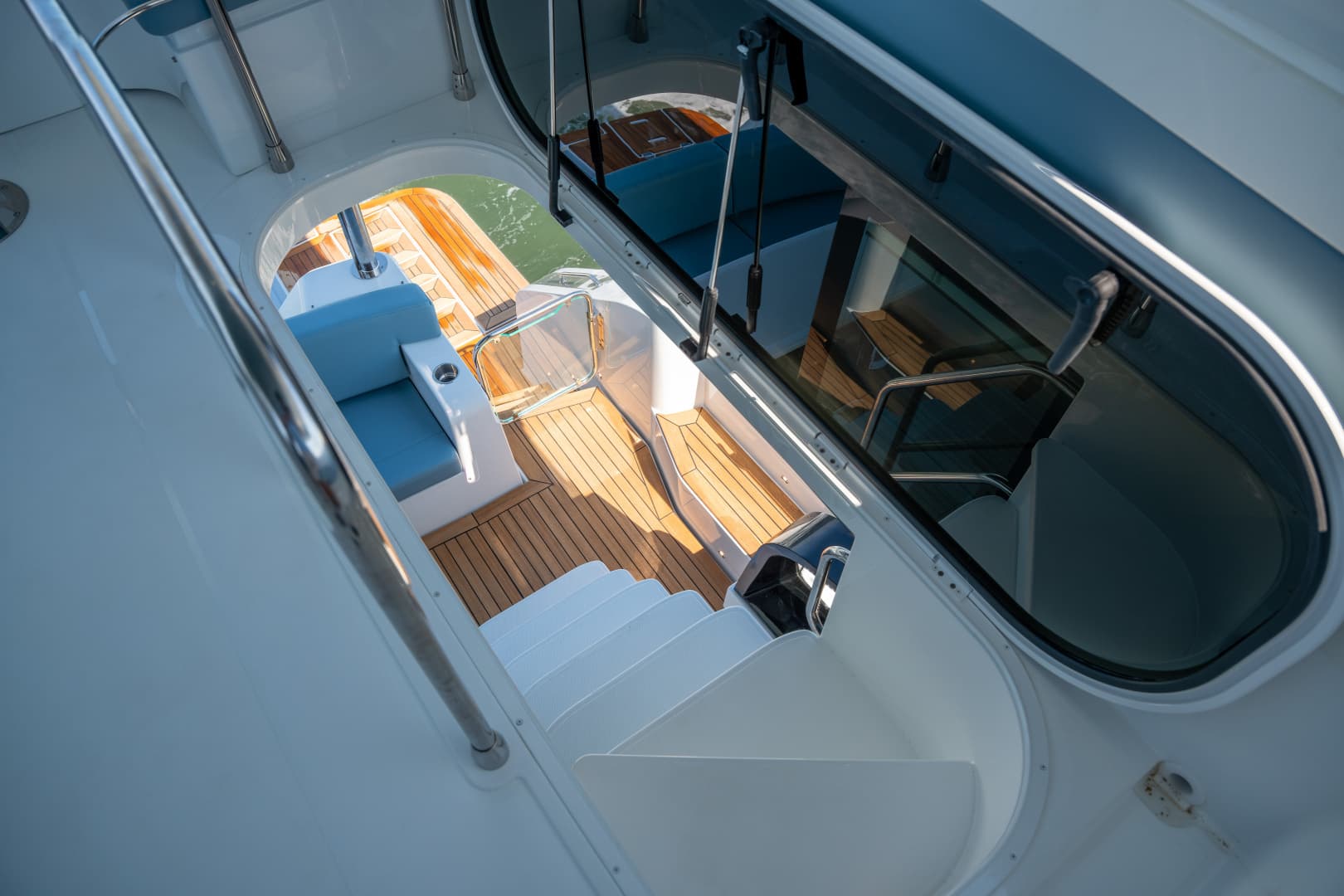 2026 Cruisers Yachts 50 FLY - Image 37
