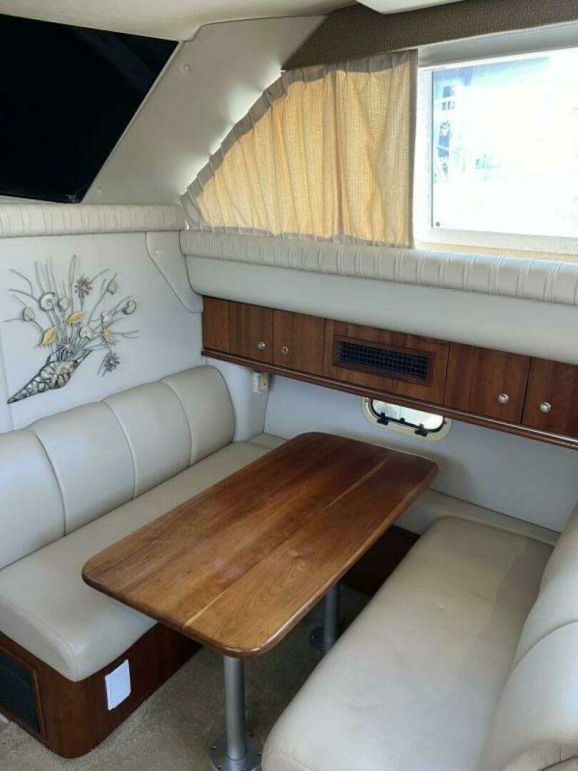 2004 Cruisers Yachts — - Image 21