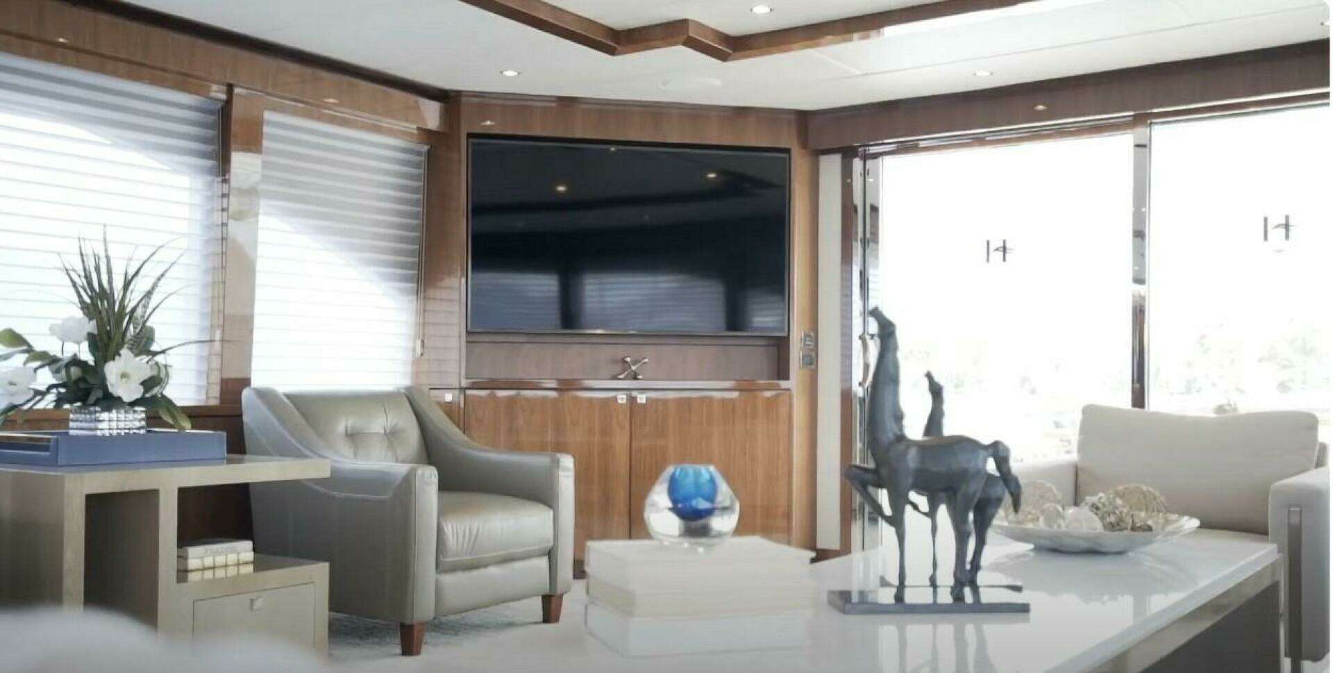 2017 Hargrave Raised Pilothouse - Image 6