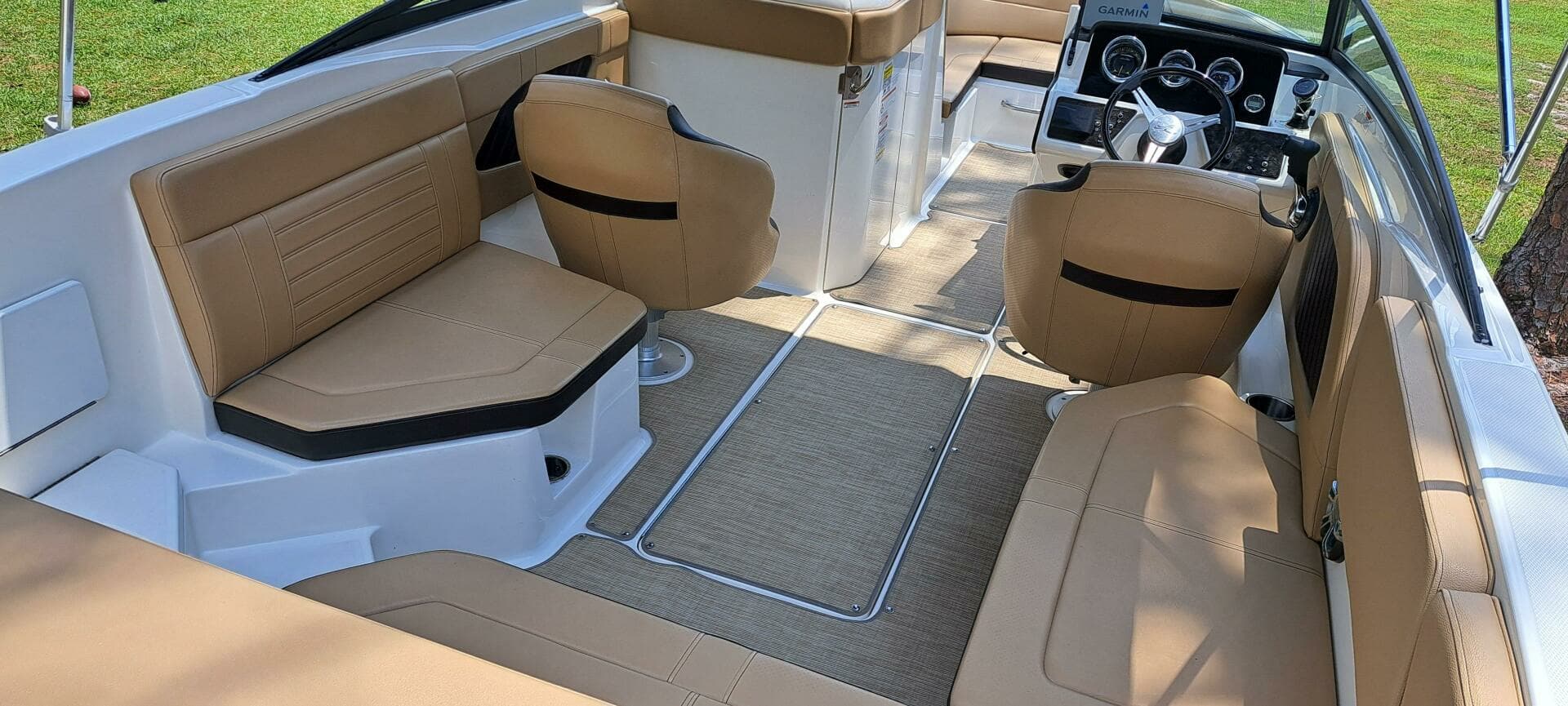 2019 Sea Ray SPX 230 OB - Image 28