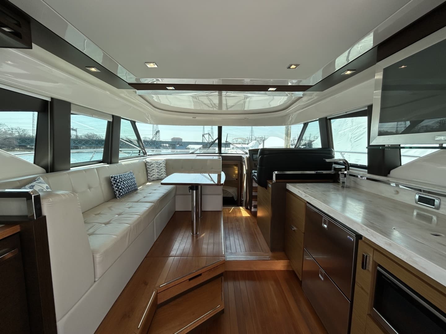 2016 Tiara Yachts C44 Coupe - Image 12