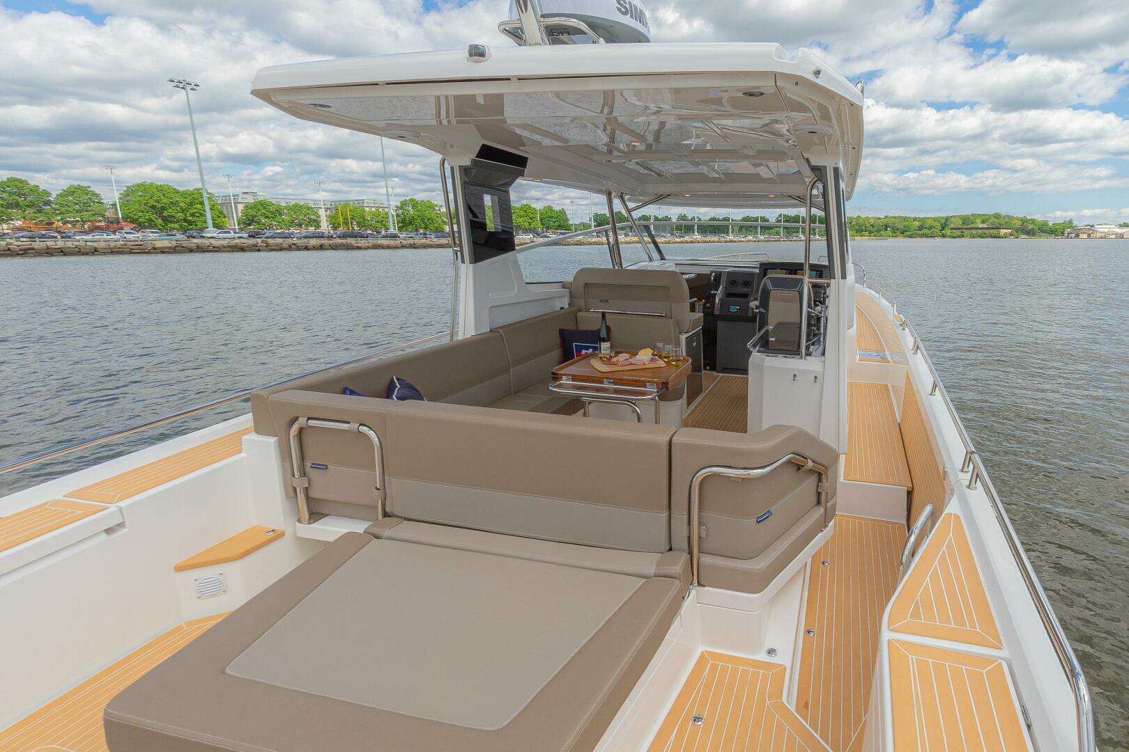 2025 Nimbus W11 - Image 24
