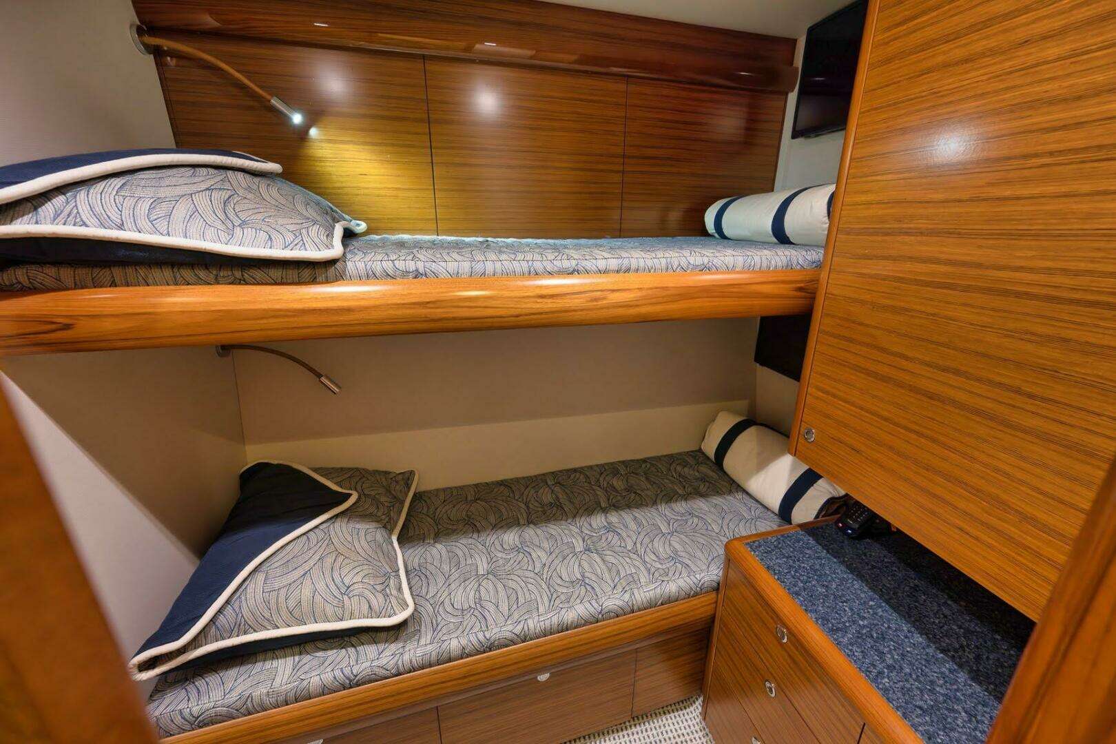 2012 Weaver — - Image 22