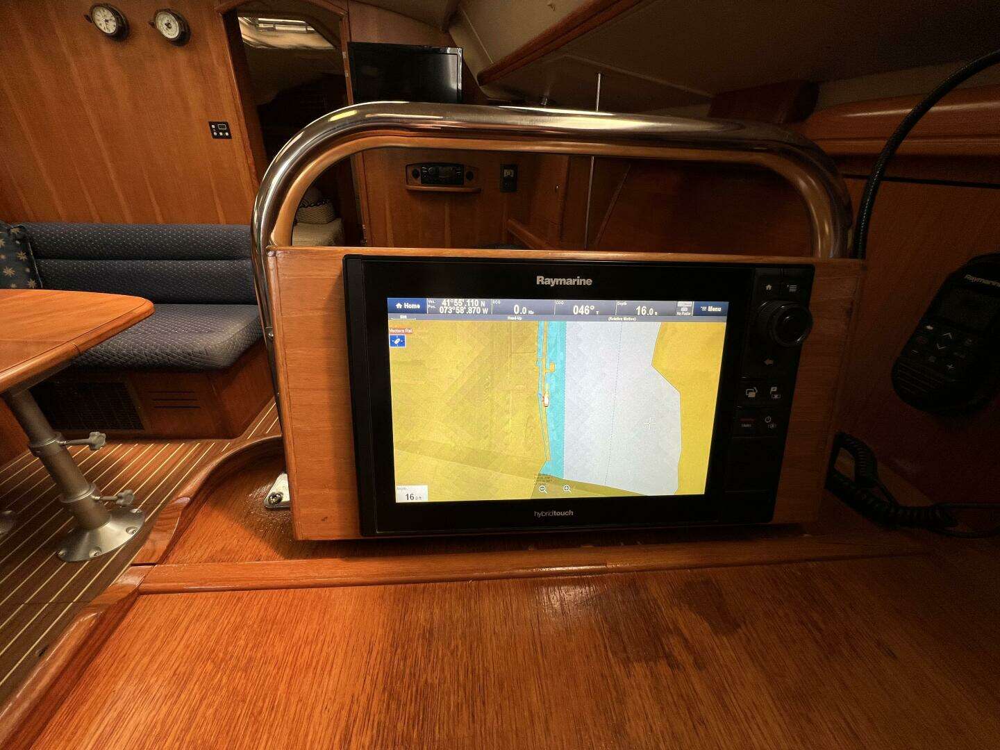 2004 Hunter 41 - Image 32