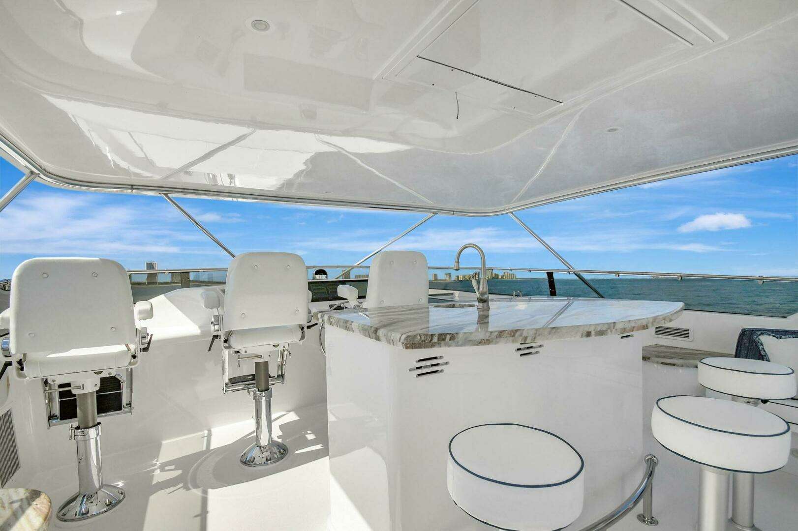 2005 Hatteras — - Image 45