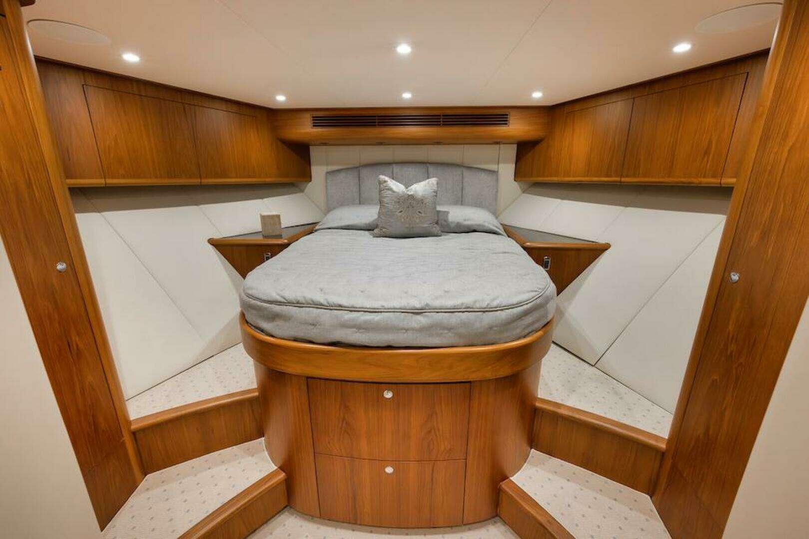 2016 Merritt 86' Enclosed Flybridge - Image 51
