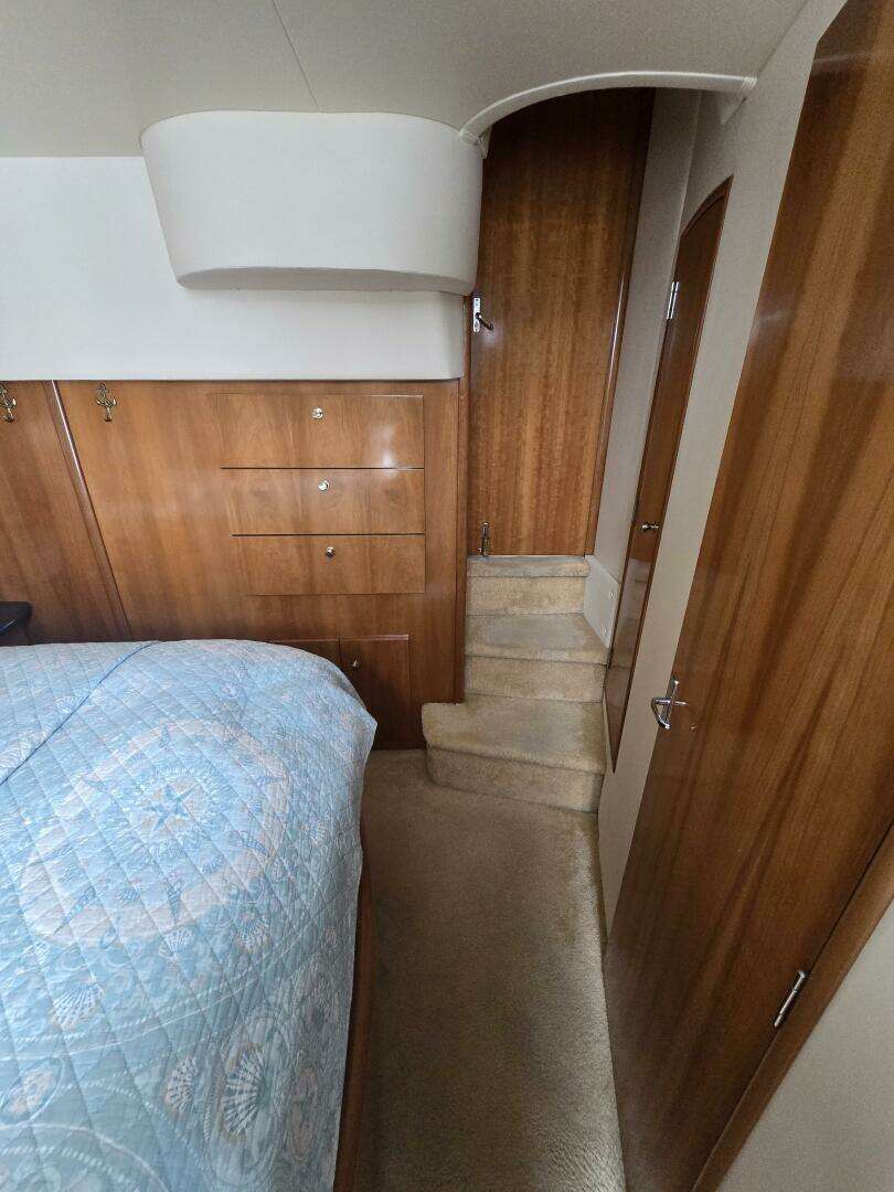 2002 Carver 444 Cockpit Motor Yacht - Image 39