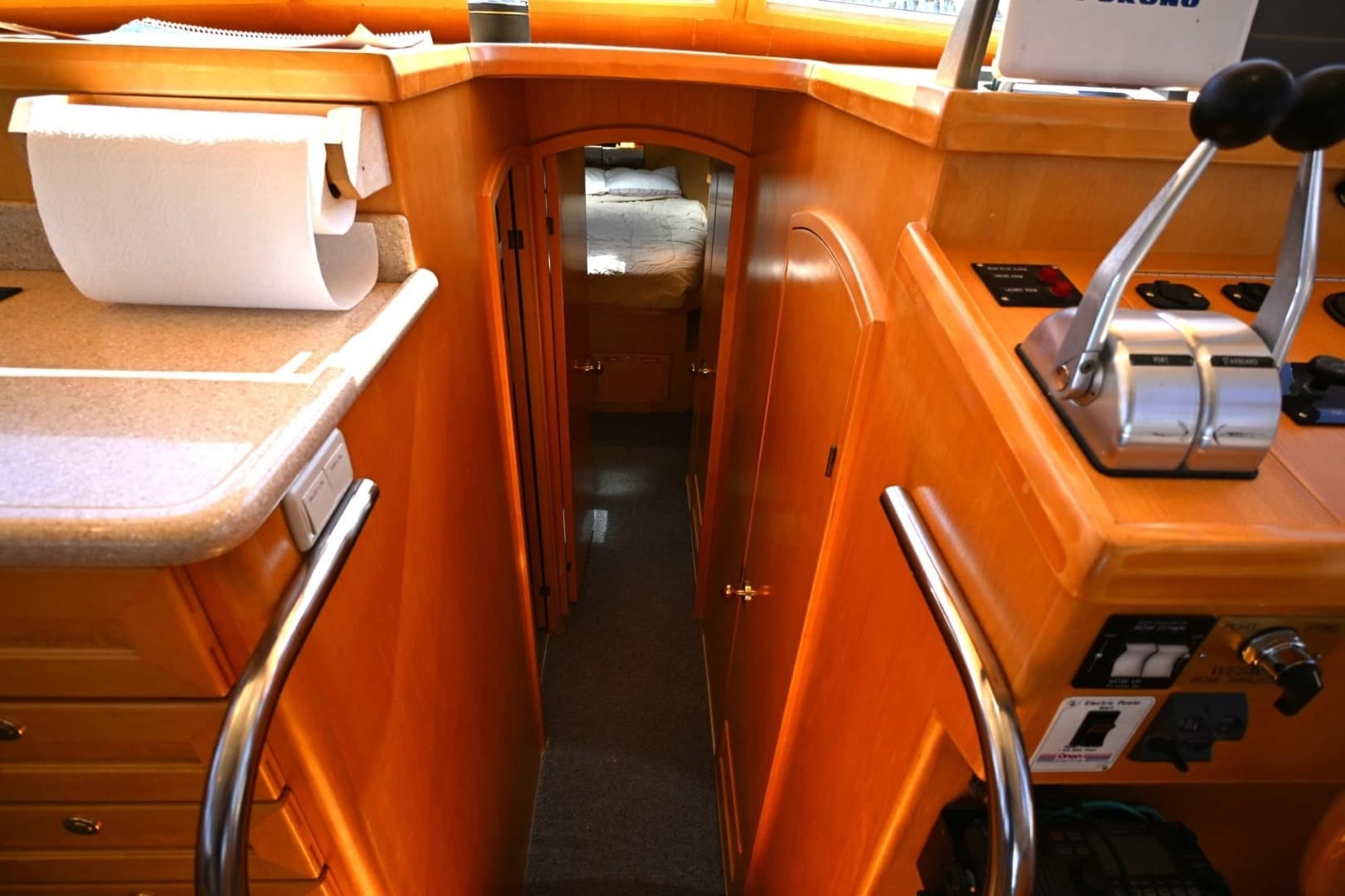 1999 McKinna 47 Sedan - Image 26