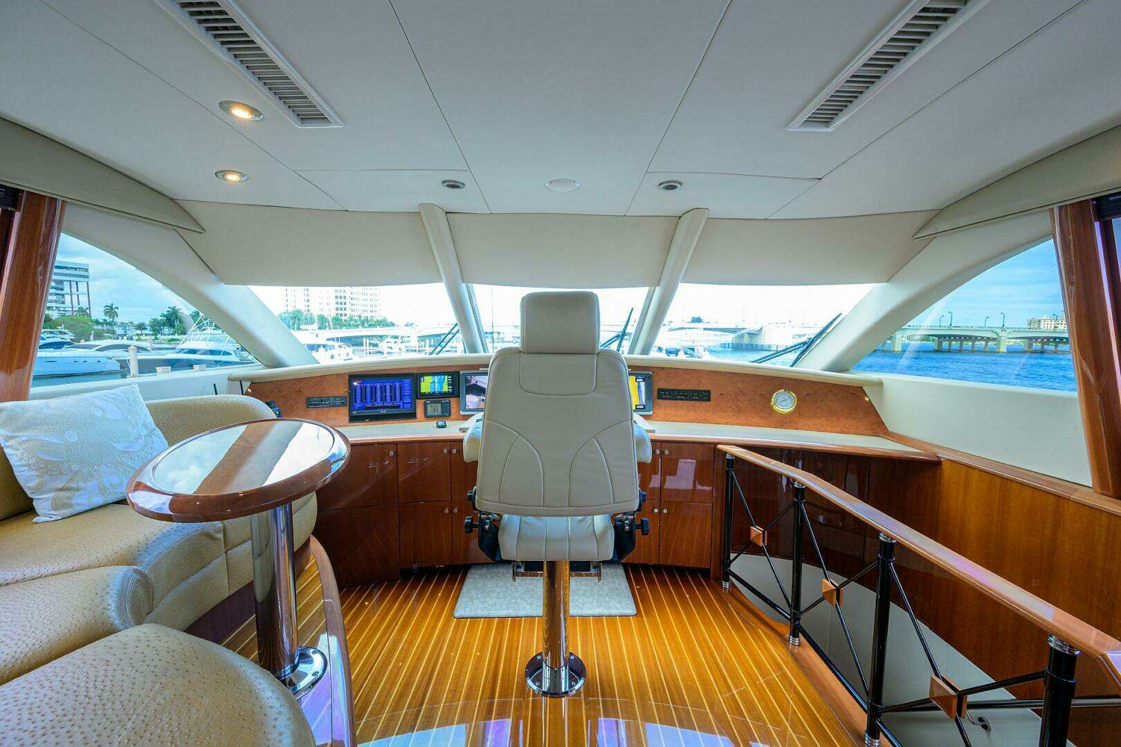 2007 Lazzara Yachts 80 Enclosed - Image 40