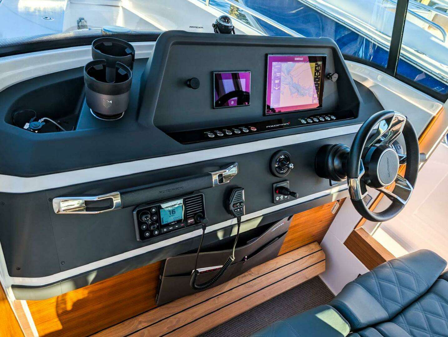 2022 Axopar 28 CABIN - Image 7