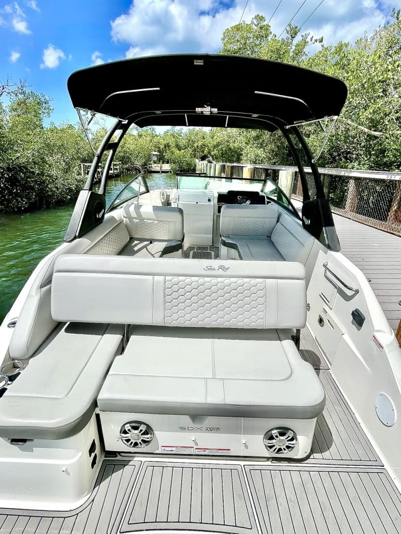 2024 Sea Ray SDX 25 Outboard - Image 9