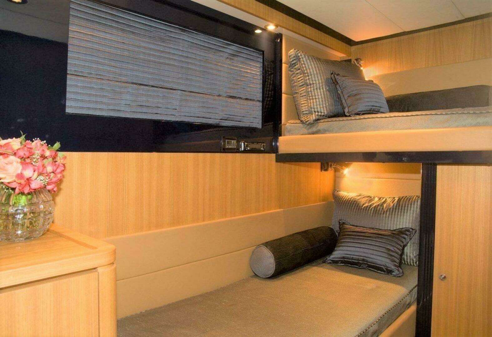2004 Riva Splendida - Image 8