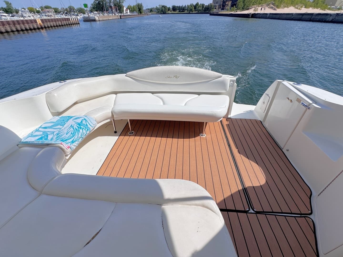 1999 Sea Ray 38 Sundancer - Image 2