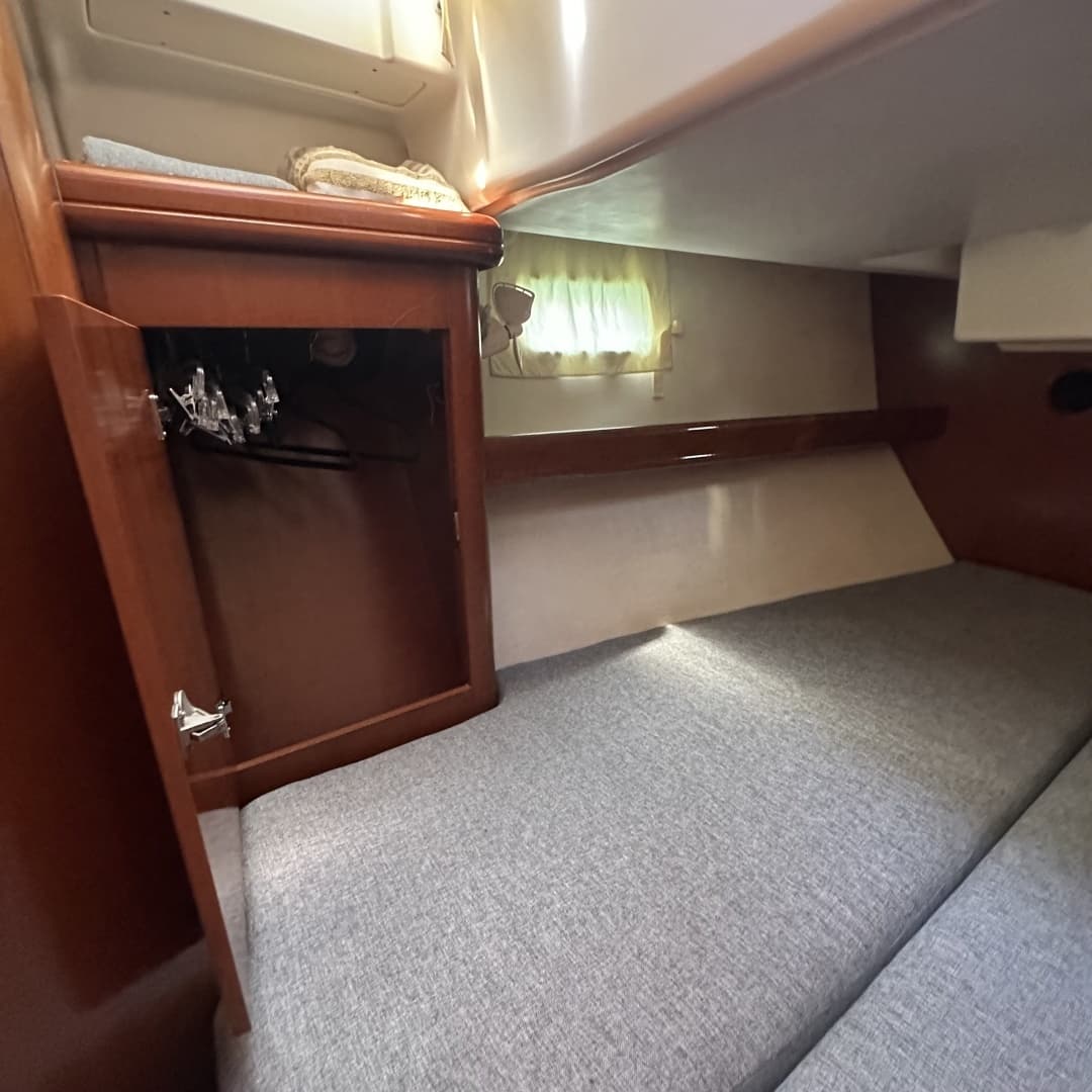 2006 Beneteau 523 - Image 27