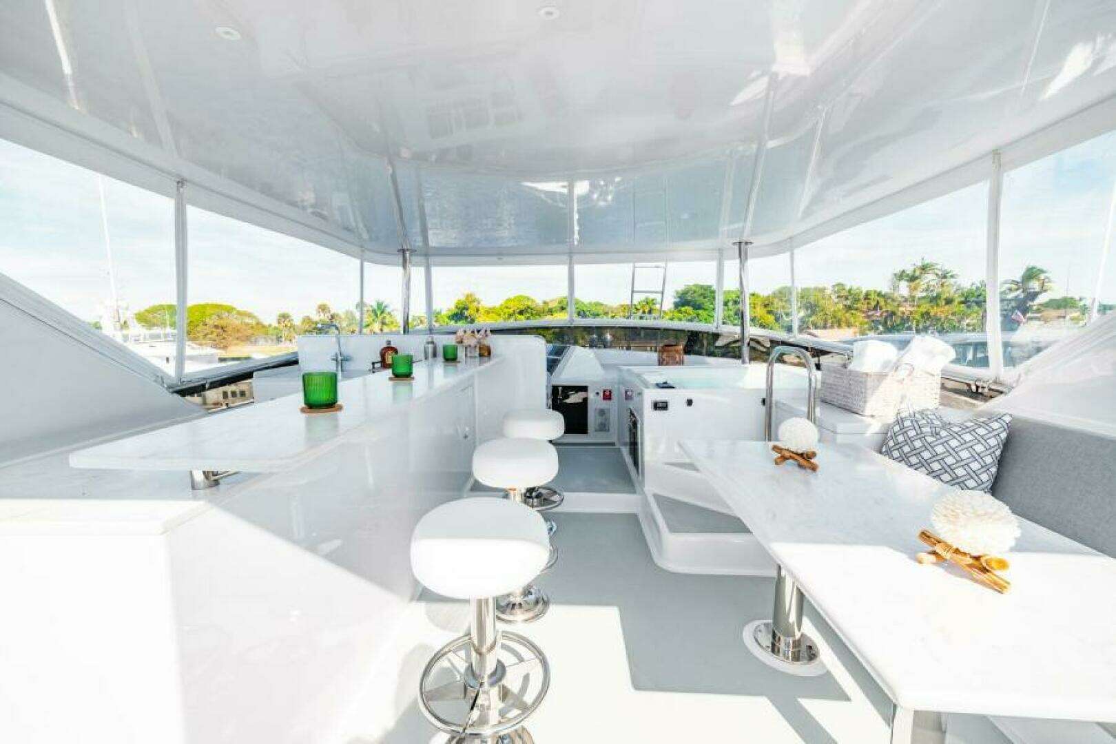 1995 Hatteras Flybridge Motor Yacht - Image 83