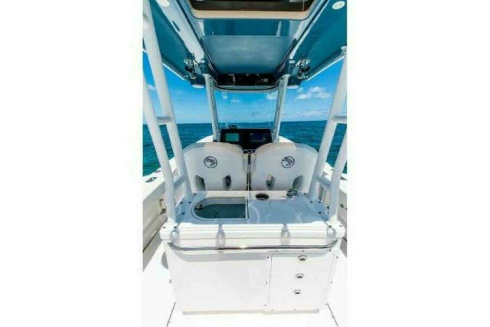 2025 Edgewater 325CC - Image 6