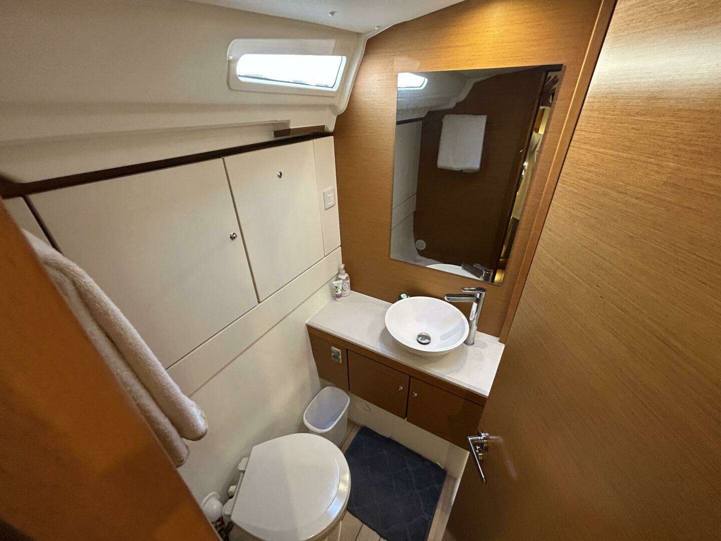 2017 Jeanneau 54 - Image 22