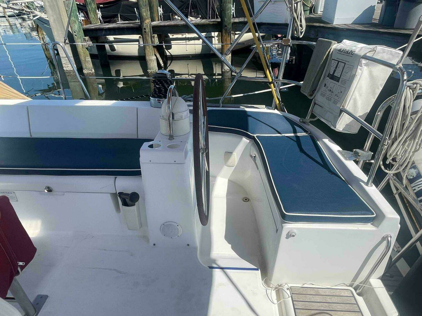 2004 Beneteau Oceanis 473 - Image 23